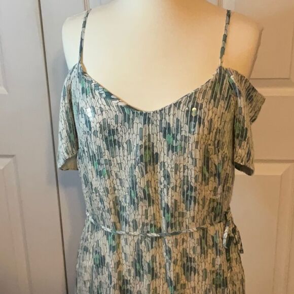 French Connection Cold Shoulder Mermaid Sequin Dress Cream Soda Green Size 6 New - Picture 3 of 10